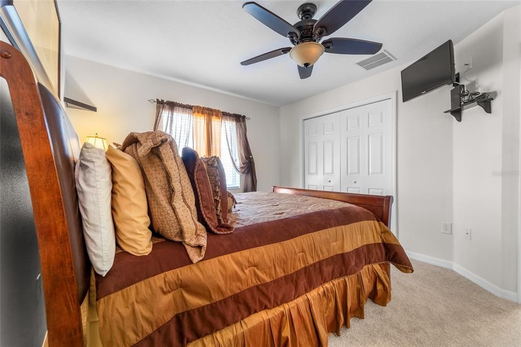 For Sale: $269,500 (2 beds, 2 baths, 1292 Square Feet)