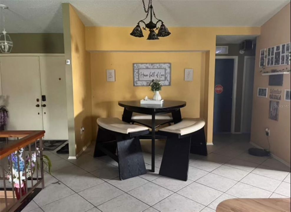 For Rent: $2,580 (3 beds, 2 baths, 1718 Square Feet)