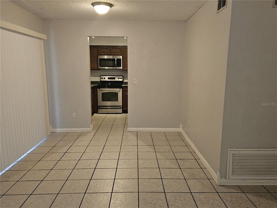 For Sale: $307,000 (3 beds, 1 baths, 1010 Square Feet)