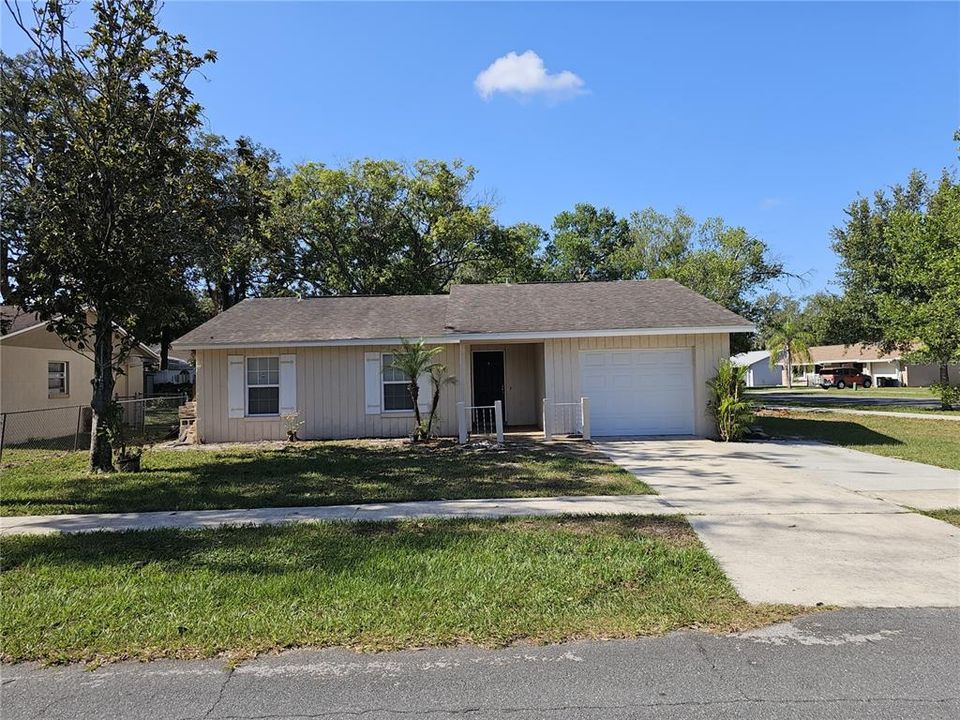 For Sale: $307,000 (3 beds, 1 baths, 1010 Square Feet)
