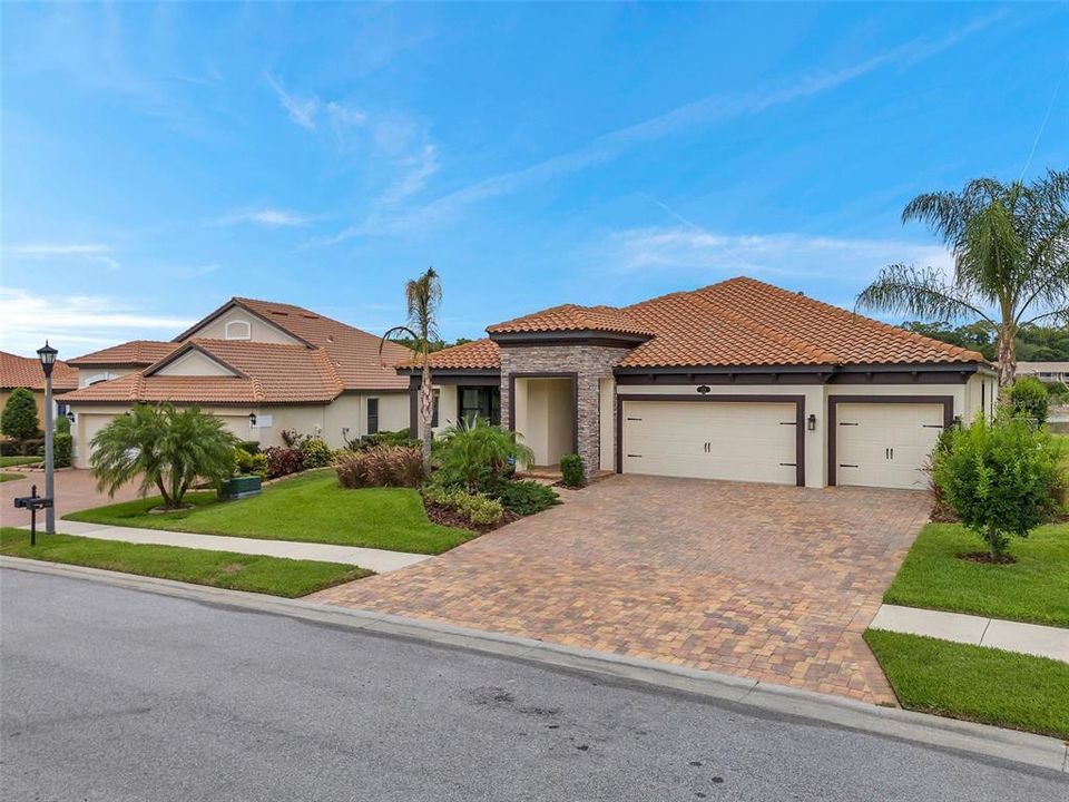 Active With Contract: $625,000 (4 beds, 3 baths, 2436 Square Feet)