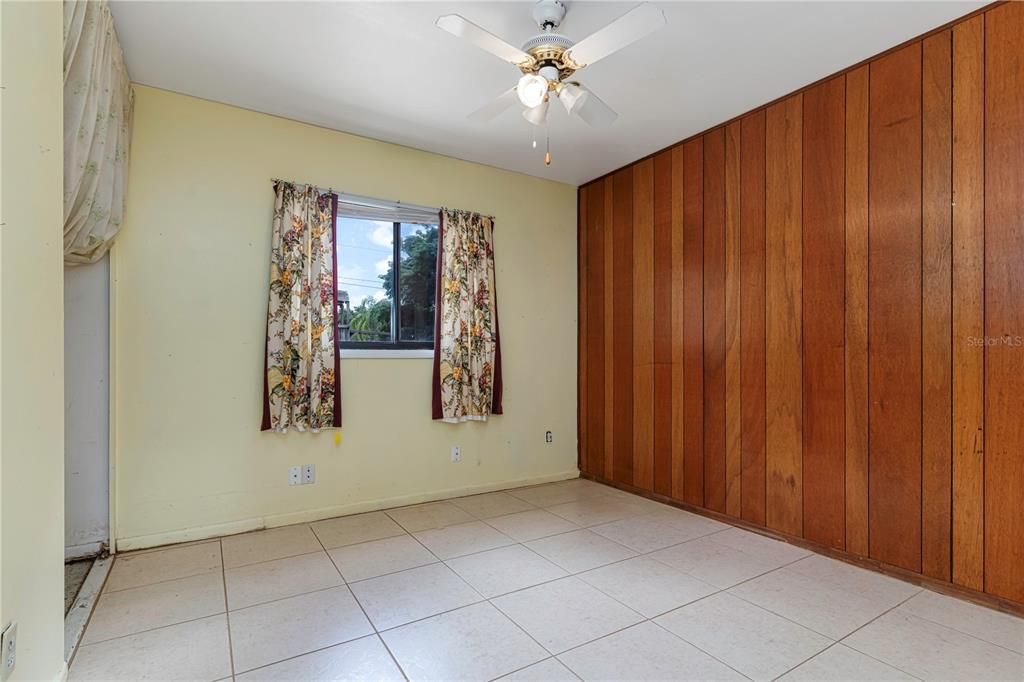 For Sale: $260,000 (3 beds, 1 baths, 1028 Square Feet)