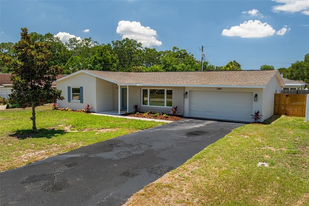 Active With Contract: $579,900 (4 beds, 2 baths, 1708 Square Feet)