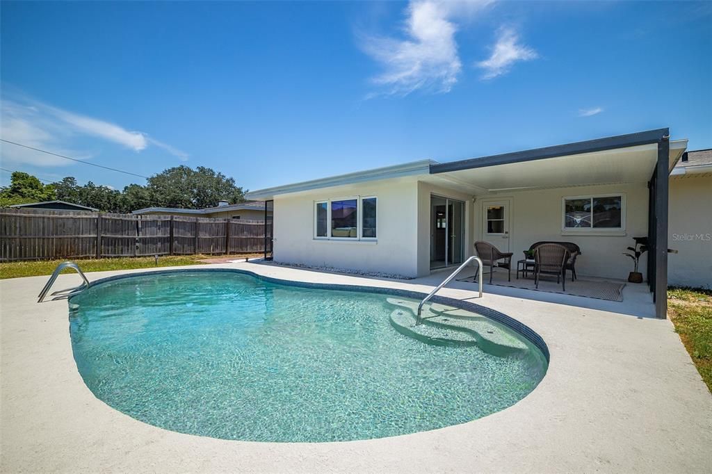 Active With Contract: $579,900 (4 beds, 2 baths, 1708 Square Feet)