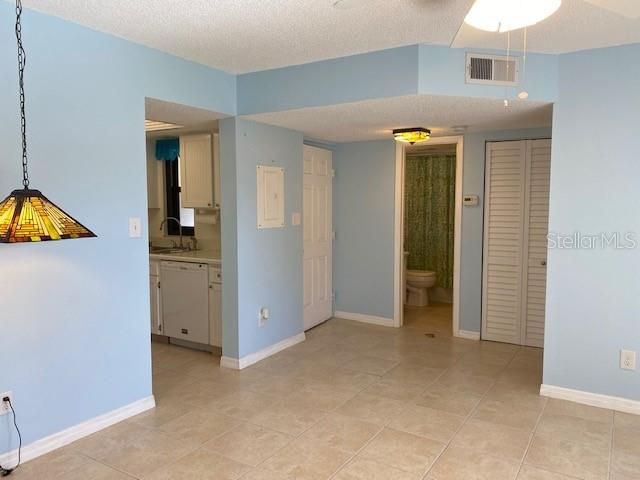 For Rent: $1,525 (2 beds, 2 baths, 838 Square Feet)