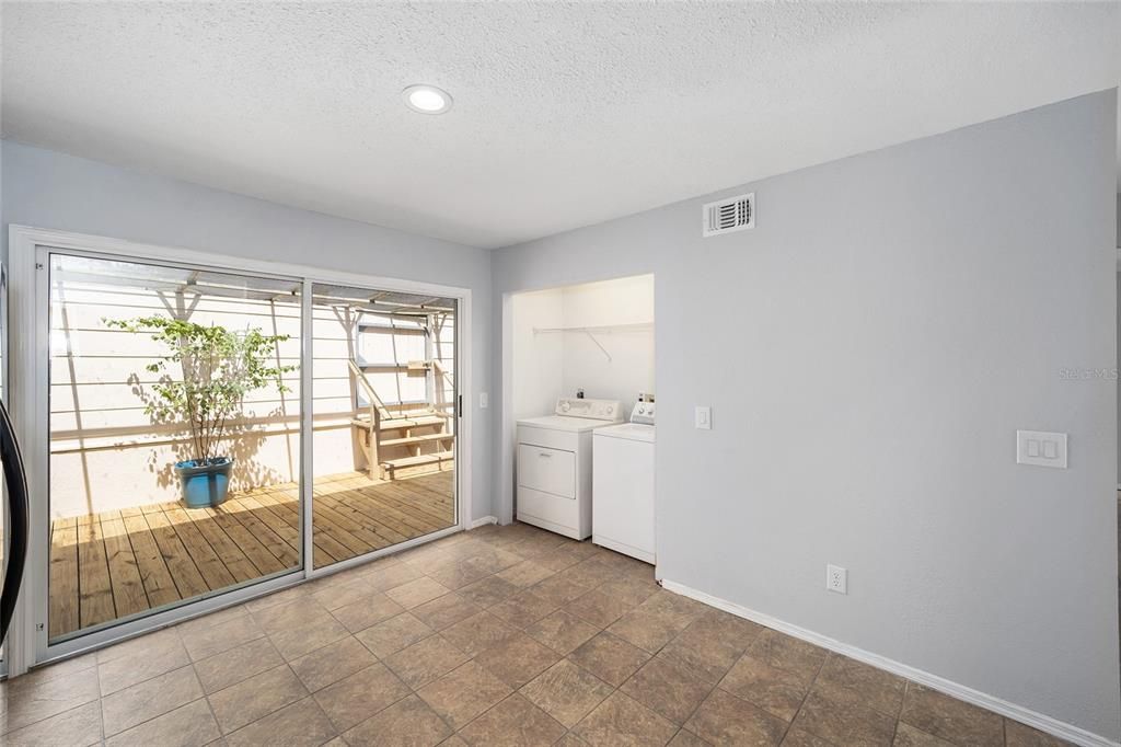 For Sale: $215,000 (2 beds, 2 baths, 1503 Square Feet)