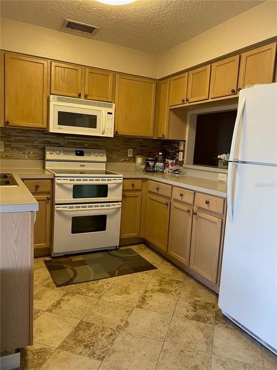 Recently Rented: $2,000 (2 beds, 2 baths, 1396 Square Feet)