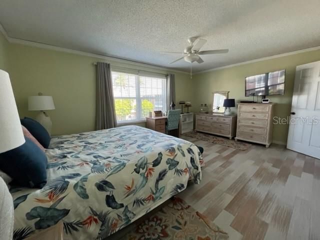 For Sale: $249,900 (2 beds, 2 baths, 1325 Square Feet)