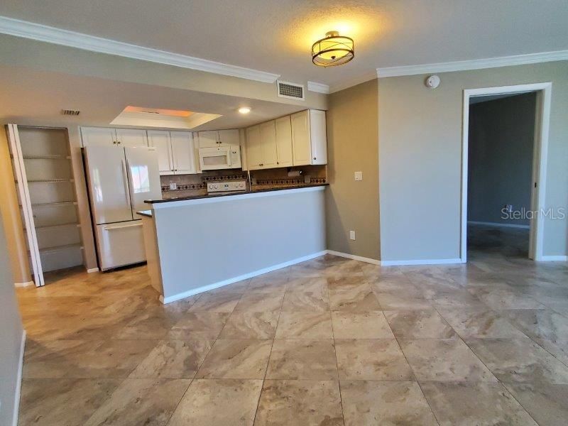 For Rent: $2,000 (2 beds, 2 baths, 1168 Square Feet)