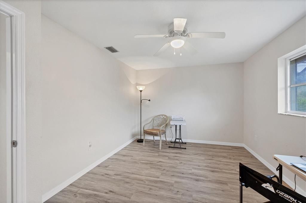 For Sale: $315,000 (2 beds, 2 baths, 1596 Square Feet)