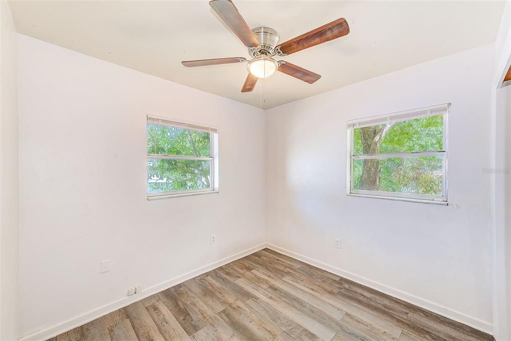 Active With Contract: $175,000 (3 beds, 1 baths, 862 Square Feet)