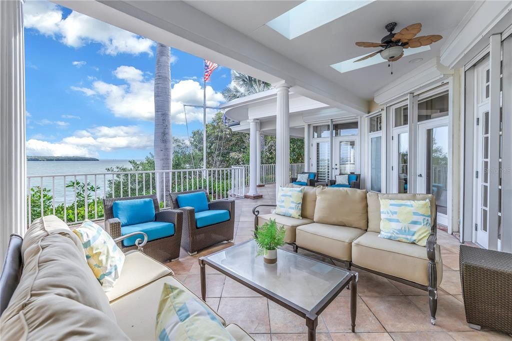 For Sale: $4,850,000 (5 beds, 4 baths, 5200 Square Feet)