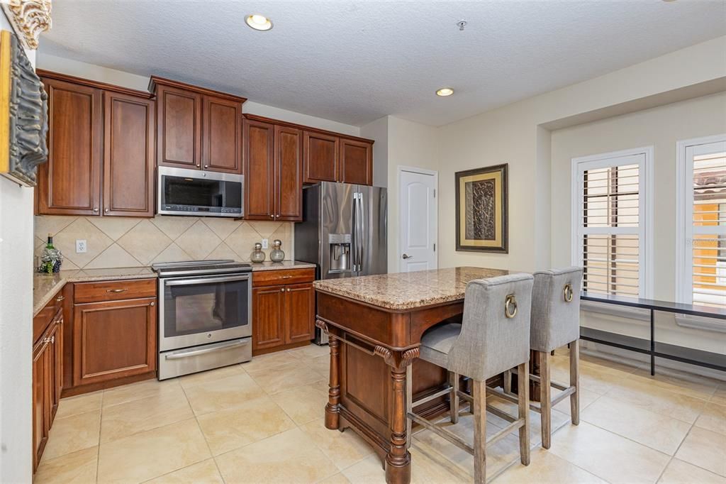 Active With Contract: $435,000 (3 beds, 4 baths, 2388 Square Feet)