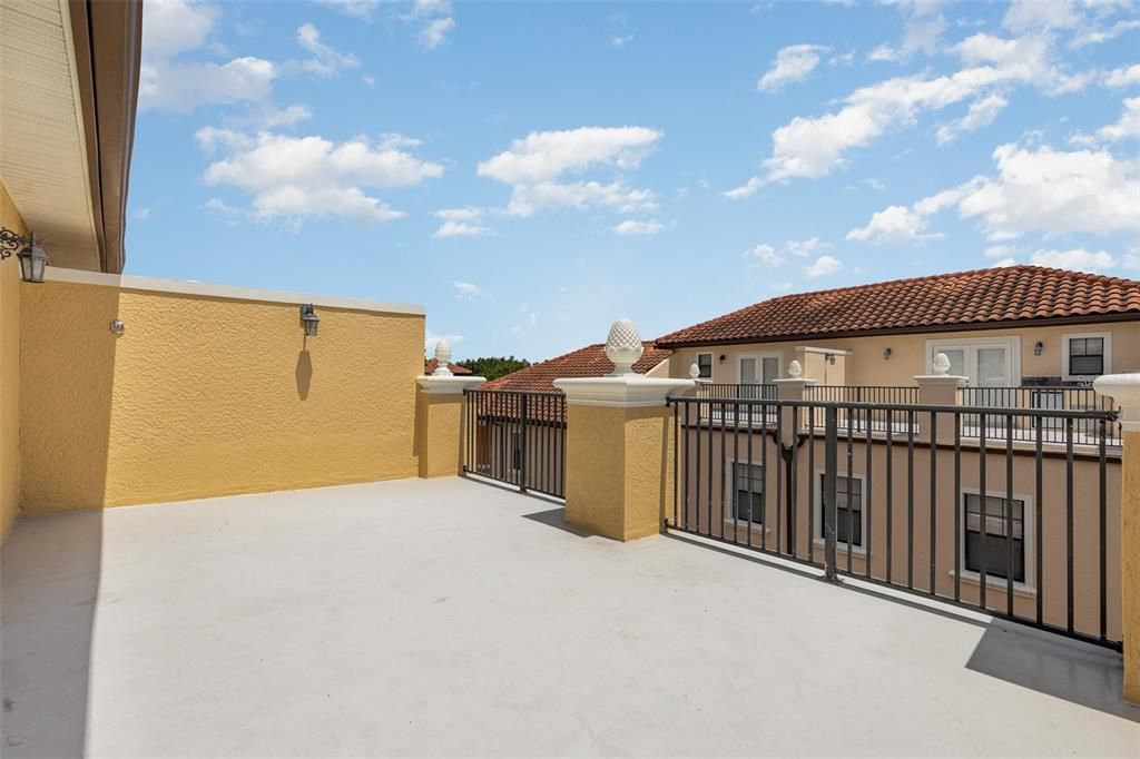 Active With Contract: $435,000 (3 beds, 4 baths, 2388 Square Feet)