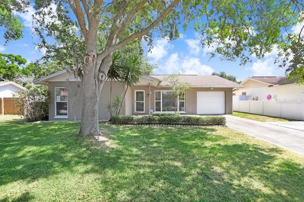 Active With Contract: $2,450 (3 beds, 2 baths, 1428 Square Feet)