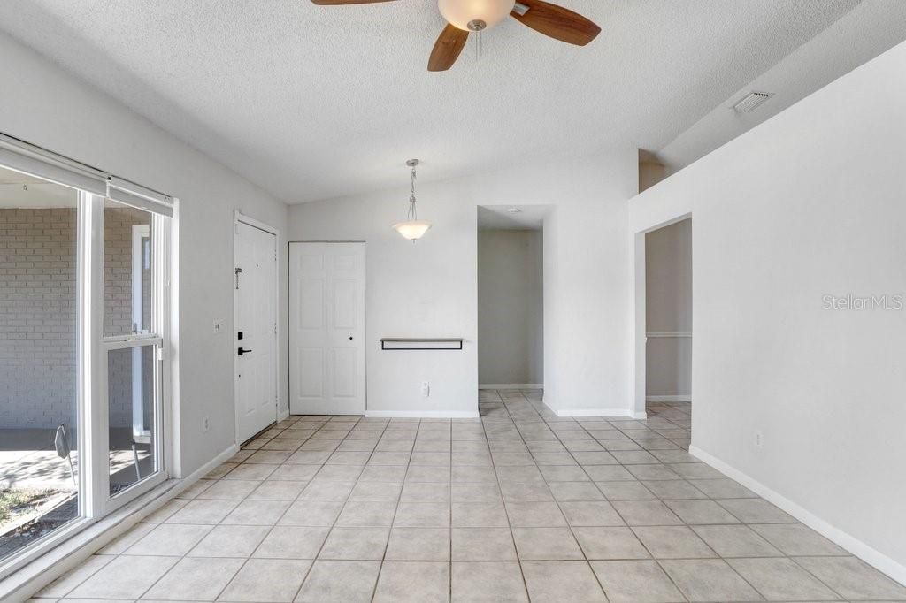 Active With Contract: $2,450 (3 beds, 2 baths, 1428 Square Feet)