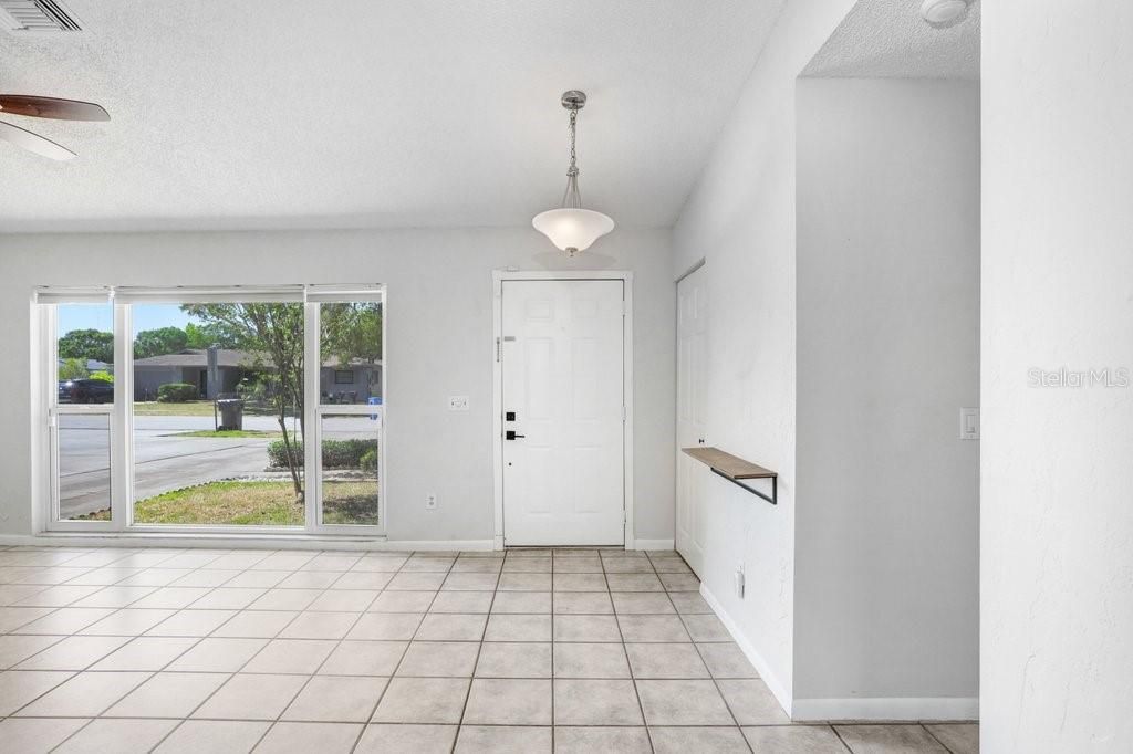 Active With Contract: $2,450 (3 beds, 2 baths, 1428 Square Feet)