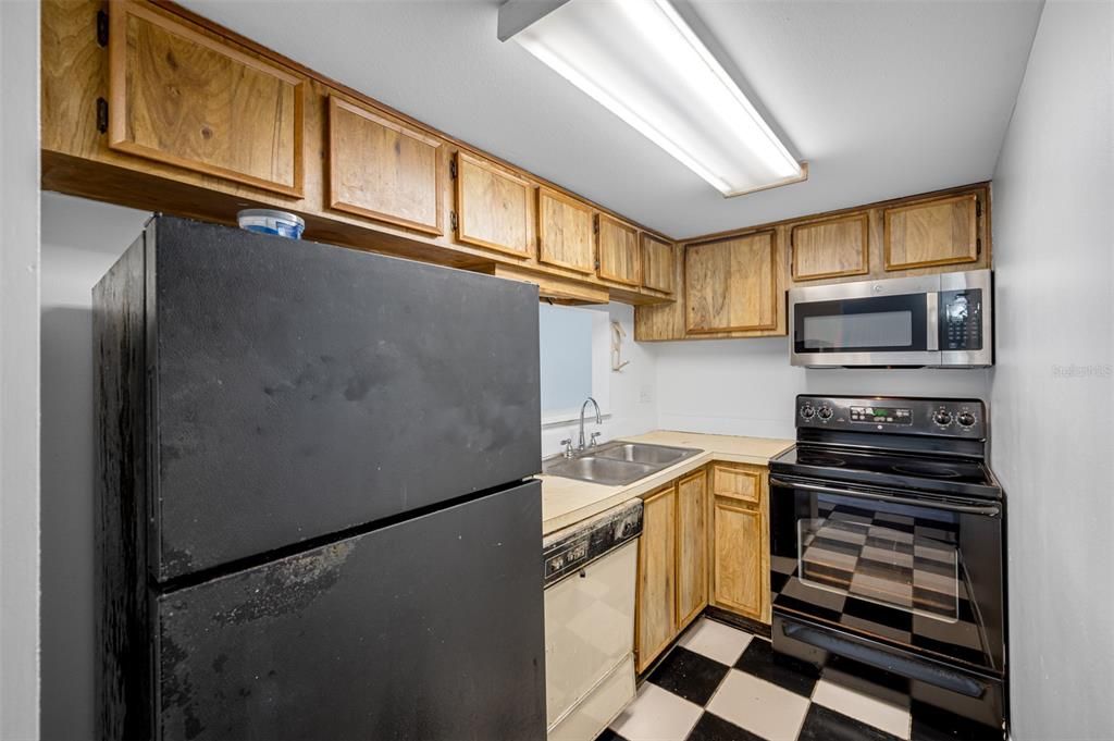 For Sale: $104,900 (1 beds, 1 baths, 504 Square Feet)