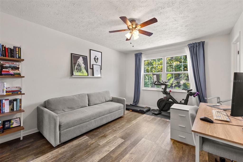 Active With Contract: $624,900 (2 beds, 2 baths, 1295 Square Feet)