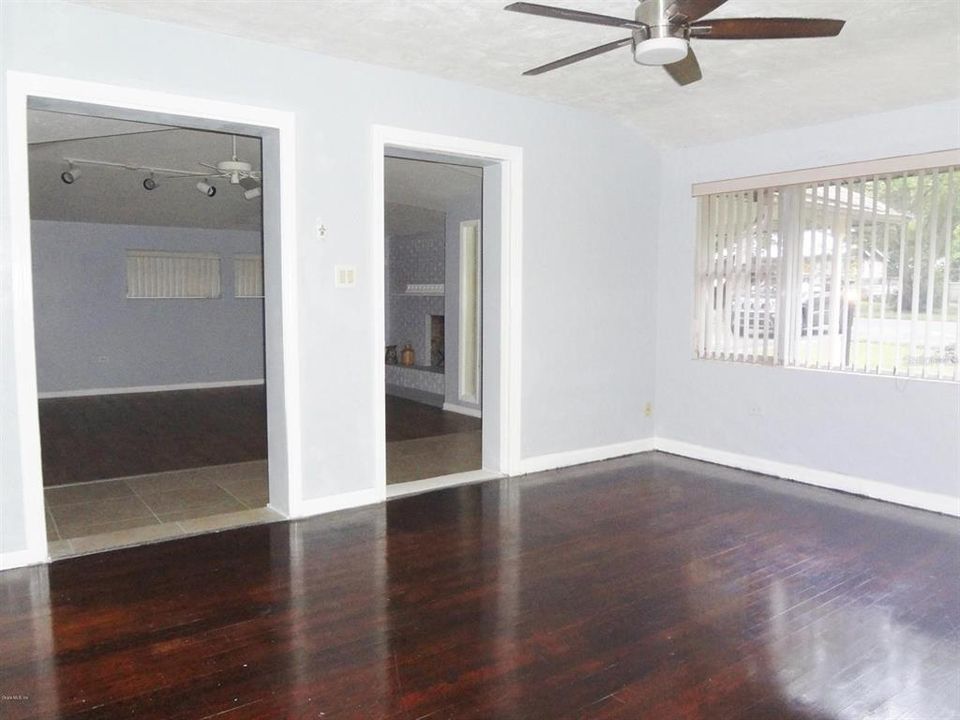 For Sale: $340,000 (3 beds, 1 baths, 1467 Square Feet)