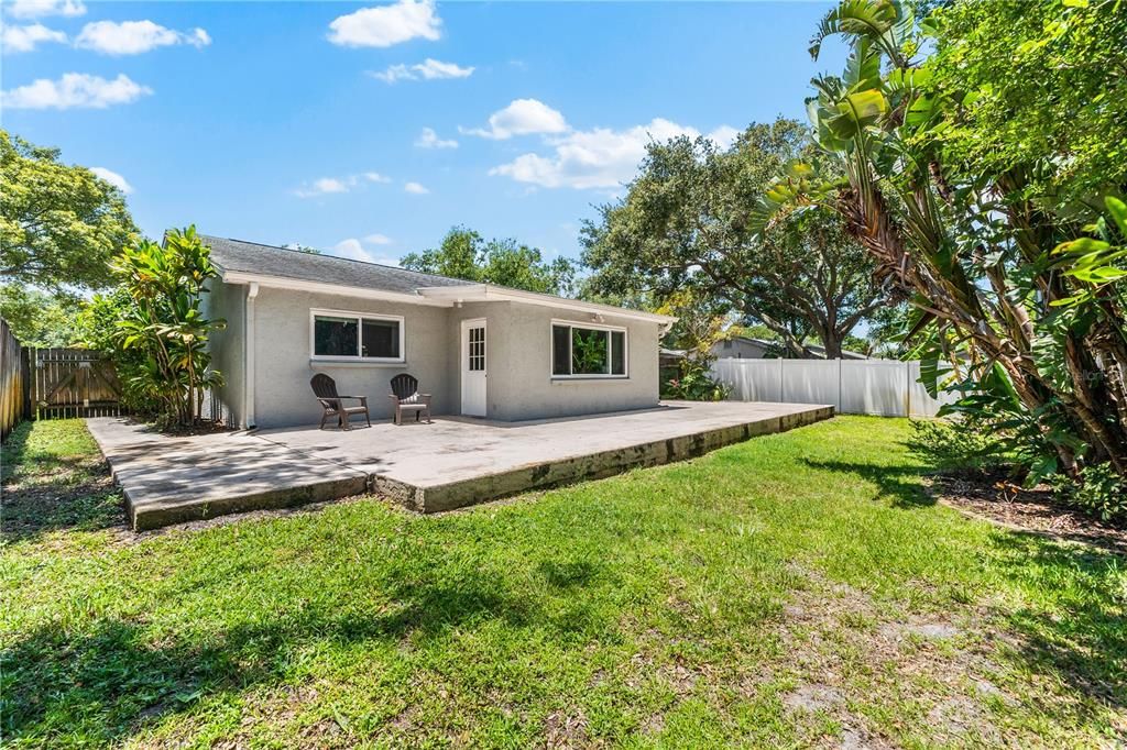 Active With Contract: $425,000 (3 beds, 2 baths, 1535 Square Feet)