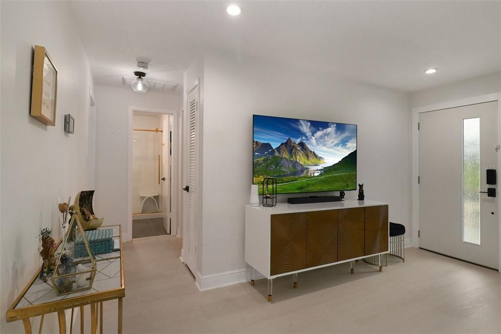 Recently Sold: $439,000 (2 beds, 2 baths, 1161 Square Feet)