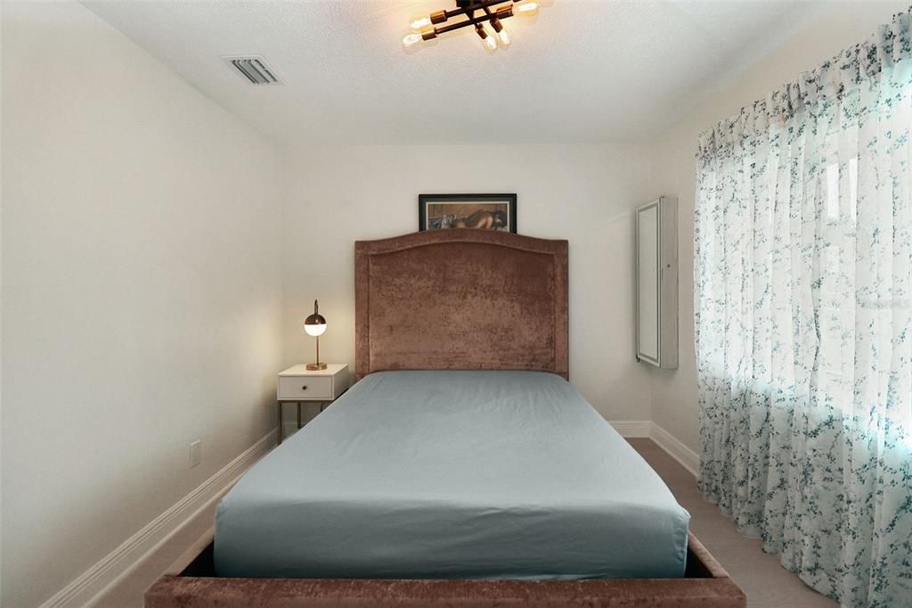 Recently Sold: $439,000 (2 beds, 2 baths, 1161 Square Feet)