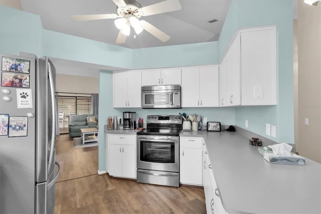 For Sale: $329,900 (3 beds, 2 baths, 1608 Square Feet)