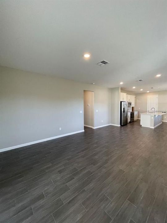 For Rent: $1,995 (3 beds, 2 baths, 1578 Square Feet)