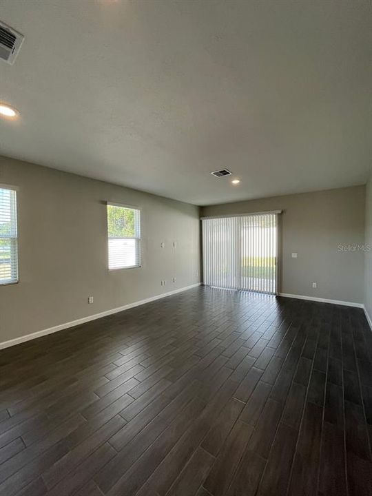 For Rent: $1,995 (3 beds, 2 baths, 1578 Square Feet)