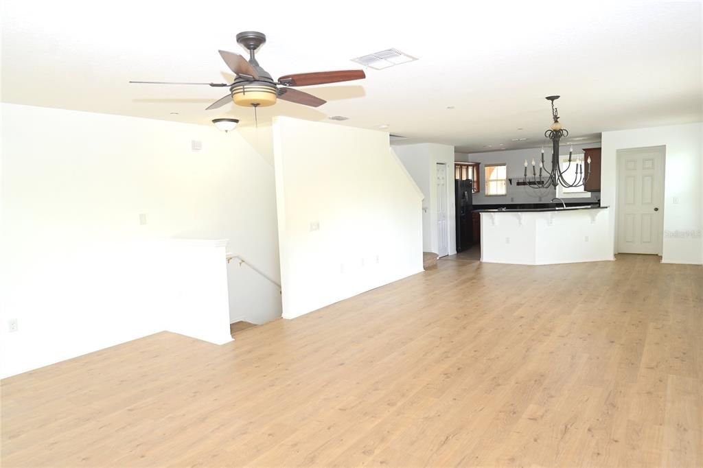 For Sale: $299,900 (3 beds, 2 baths, 1388 Square Feet)