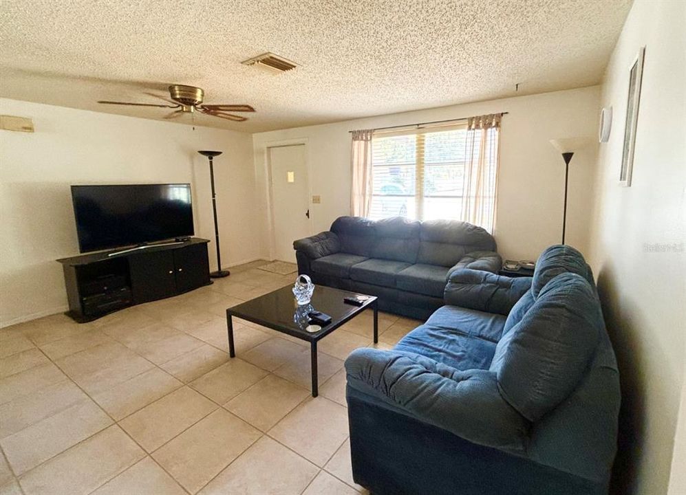 For Sale: $249,500 (2 beds, 1 baths, 792 Square Feet)