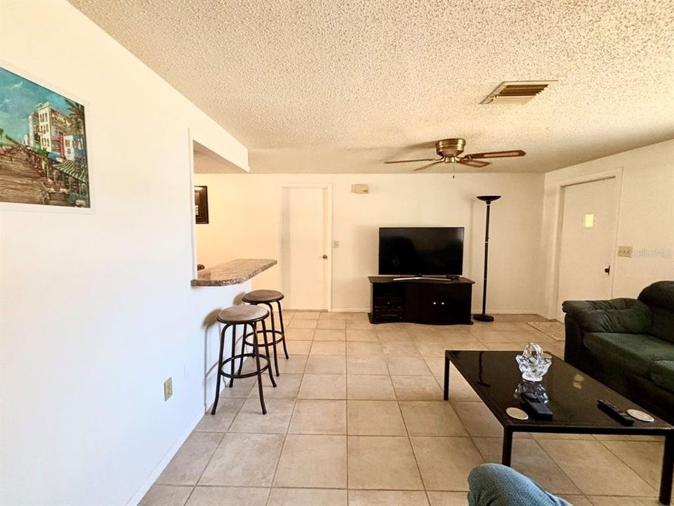 For Sale: $249,500 (2 beds, 1 baths, 792 Square Feet)