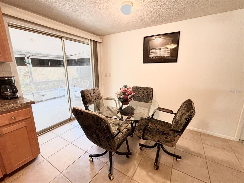 For Sale: $249,500 (2 beds, 1 baths, 792 Square Feet)