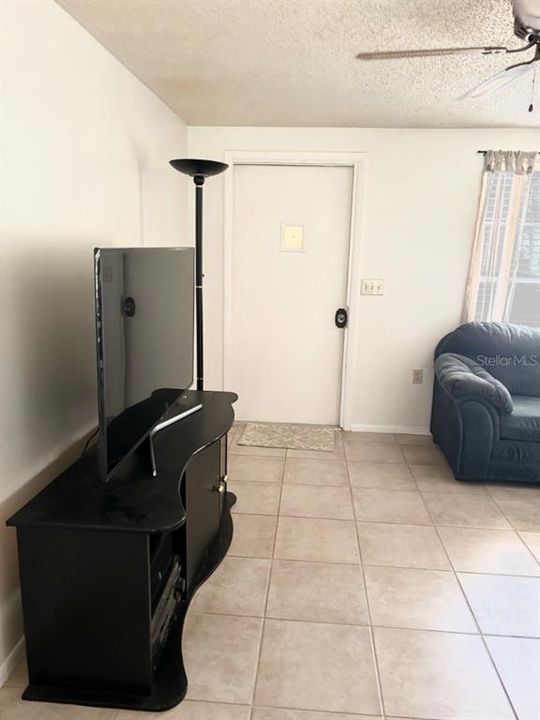 For Sale: $249,500 (2 beds, 1 baths, 792 Square Feet)