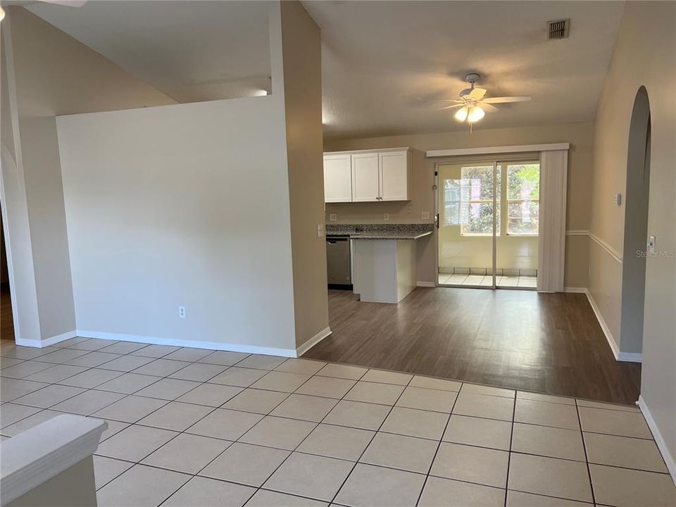 Active With Contract: $325,000 (3 beds, 2 baths, 1512 Square Feet)