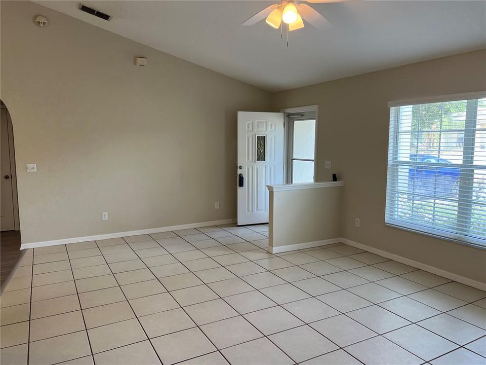 Active With Contract: $325,000 (3 beds, 2 baths, 1512 Square Feet)