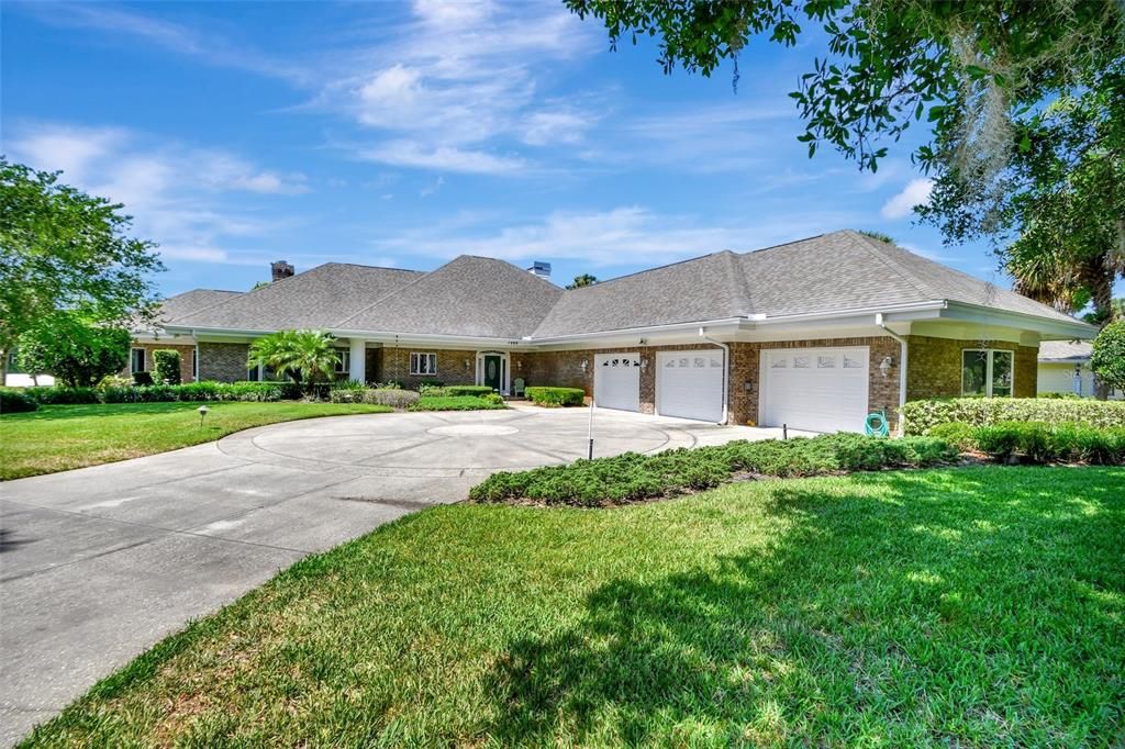 Regal Home on the St Johns River