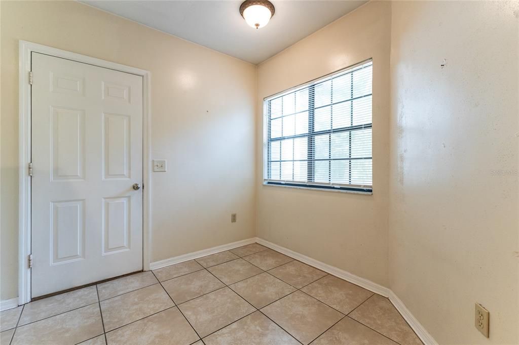 For Sale: $199,000 (2 beds, 2 baths, 1100 Square Feet)