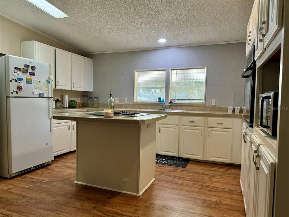 For Sale: $359,000 (4 beds, 2 baths, 2356 Square Feet)