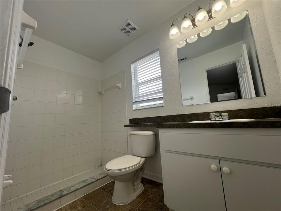 Active With Contract: $1,800 (3 beds, 2 baths, 1233 Square Feet)