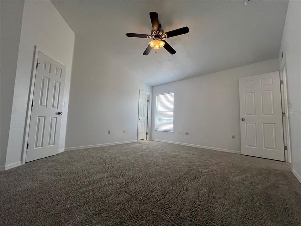 Active With Contract: $1,800 (3 beds, 2 baths, 1233 Square Feet)