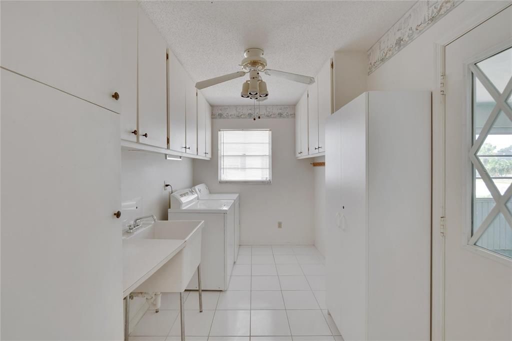 For Sale: $268,000 (2 beds, 2 baths, 1756 Square Feet)