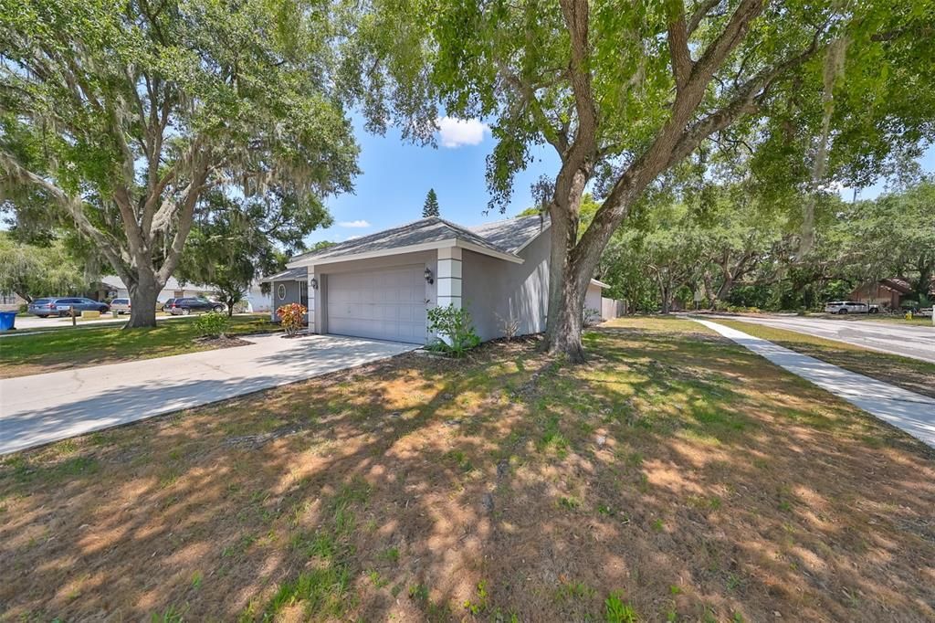 Active With Contract: $410,000 (3 beds, 2 baths, 1740 Square Feet)