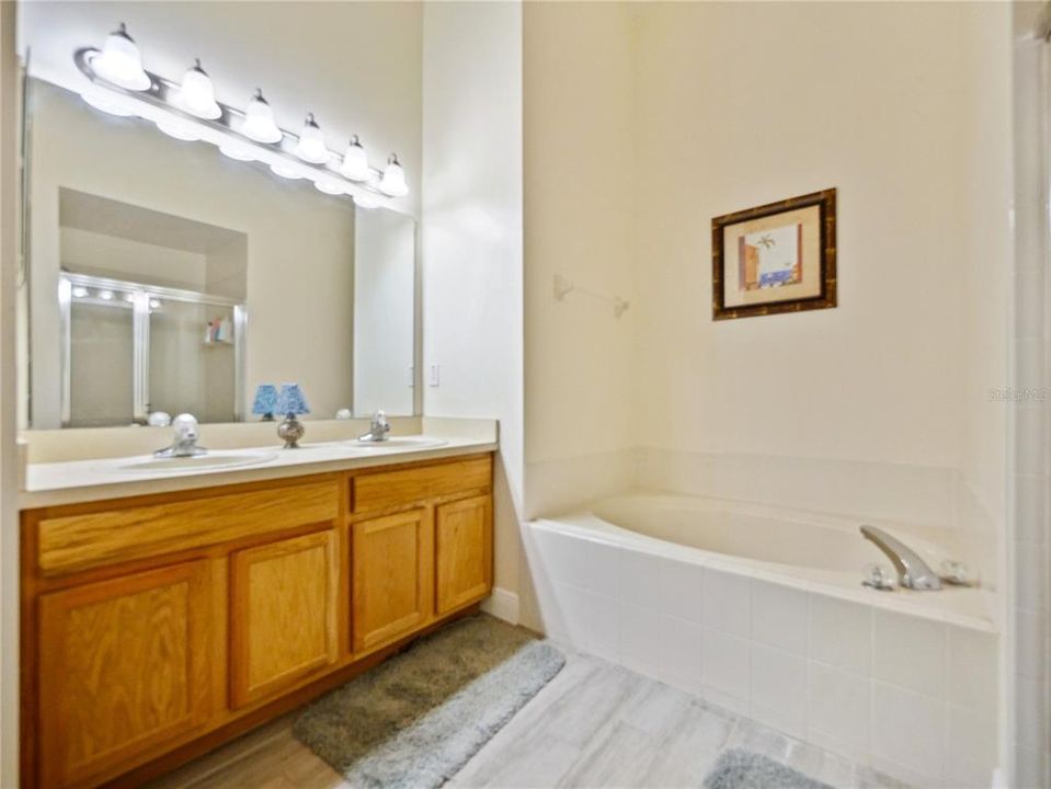 待售: $444,500 (4 贝兹, 3 浴室, 1895 平方英尺)