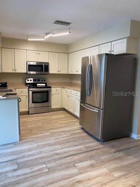 For Rent: $2,250 (2 beds, 2 baths, 1112 Square Feet)