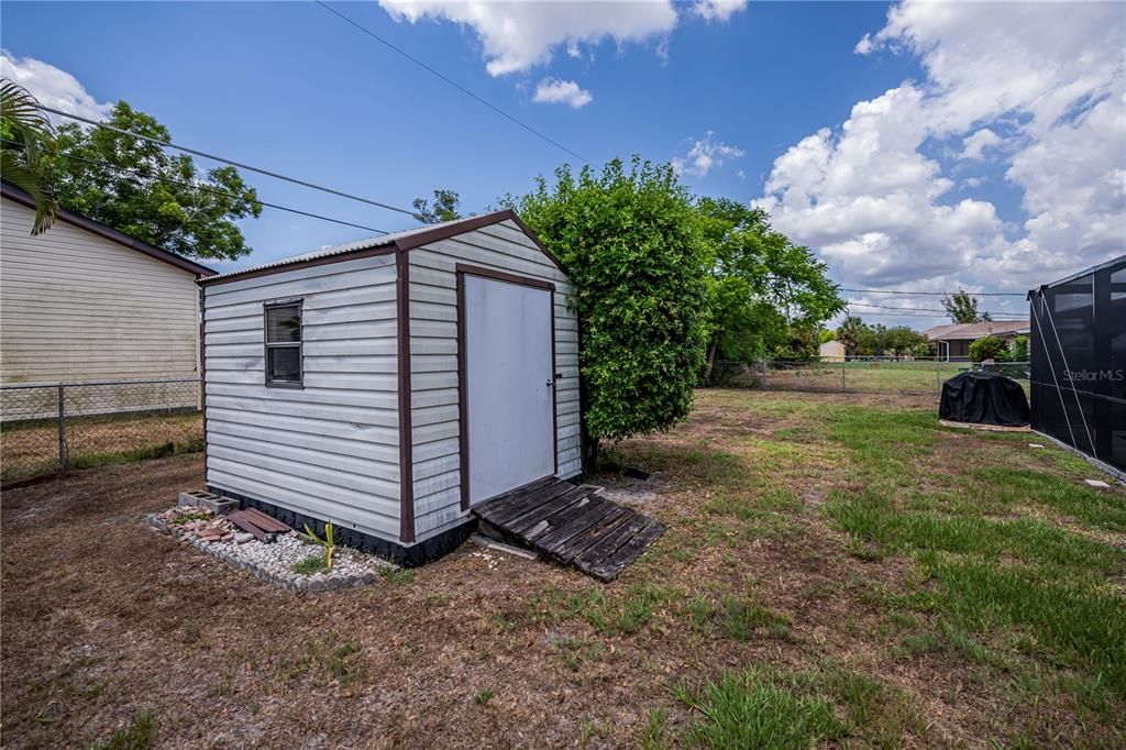 For Sale: $325,000 (3 beds, 2 baths, 1734 Square Feet)