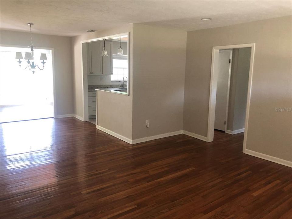 For Rent: $4,500 (3 beds, 2 baths, 1582 Square Feet)