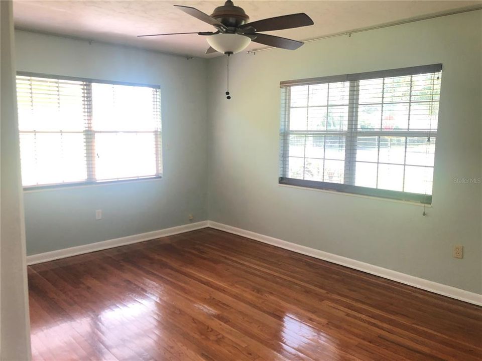 For Rent: $4,500 (3 beds, 2 baths, 1582 Square Feet)