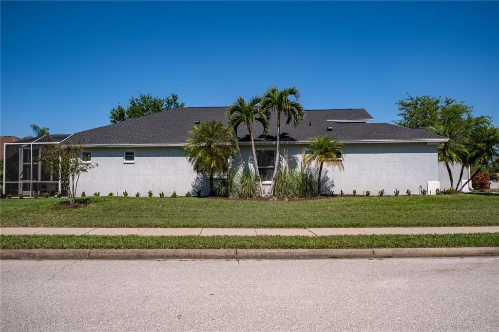 For Sale: $660,000 (3 beds, 2 baths, 2090 Square Feet)